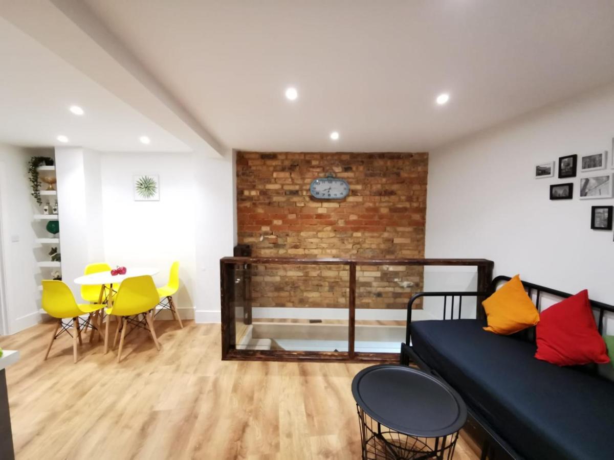 4 Sleeps And Travel Cot- Close To Beach And Restaurants Борнмът Екстериор снимка
