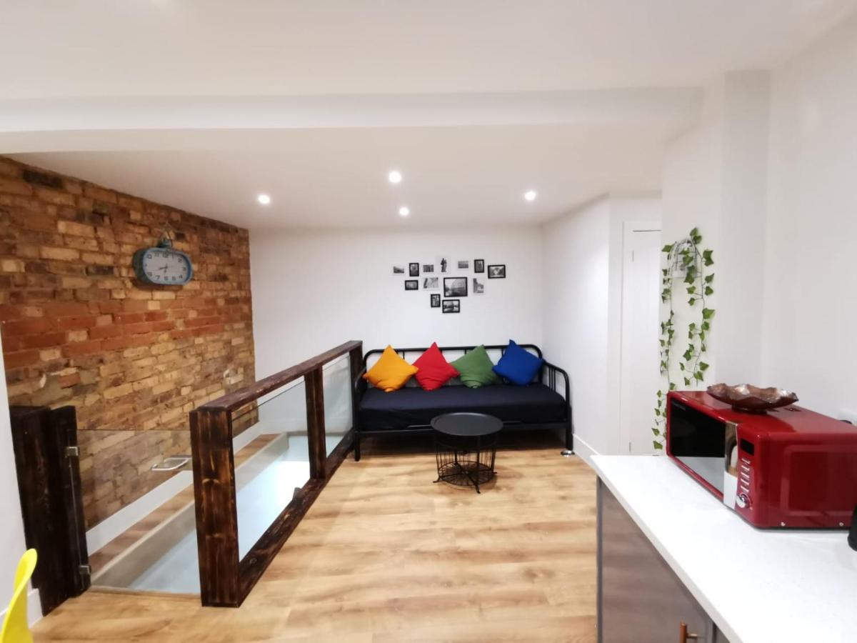 4 Sleeps And Travel Cot- Close To Beach And Restaurants Борнмът Екстериор снимка